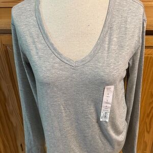 SO Junior Women's Small V-Neck Long Sleeve T-Shirt Tee Gray Modern Comfortable